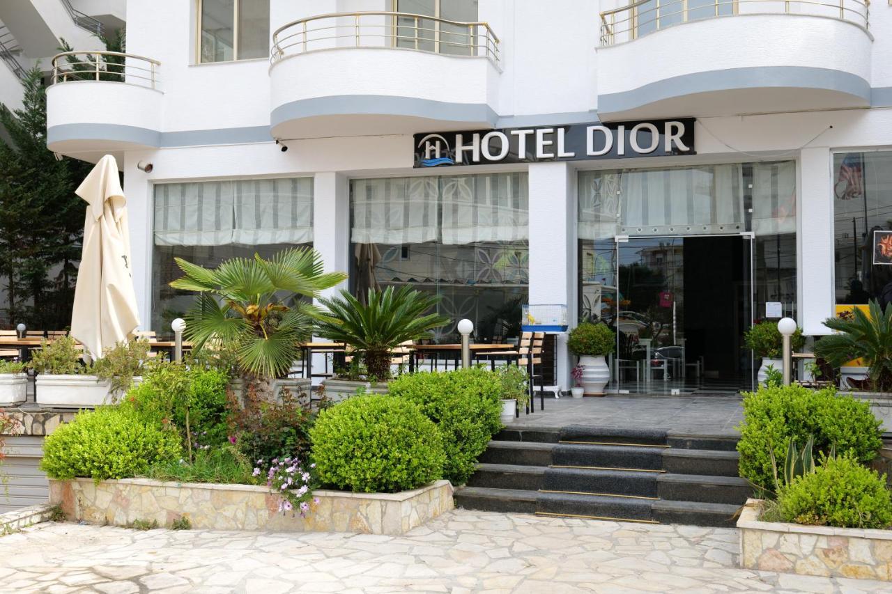 סרנדה Hotel Dior מראה חיצוני תמונה