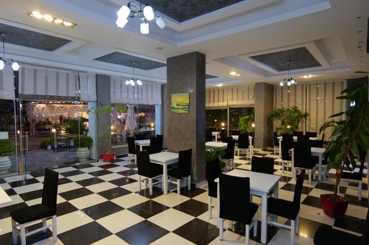 סרנדה Hotel Dior מראה חיצוני תמונה
