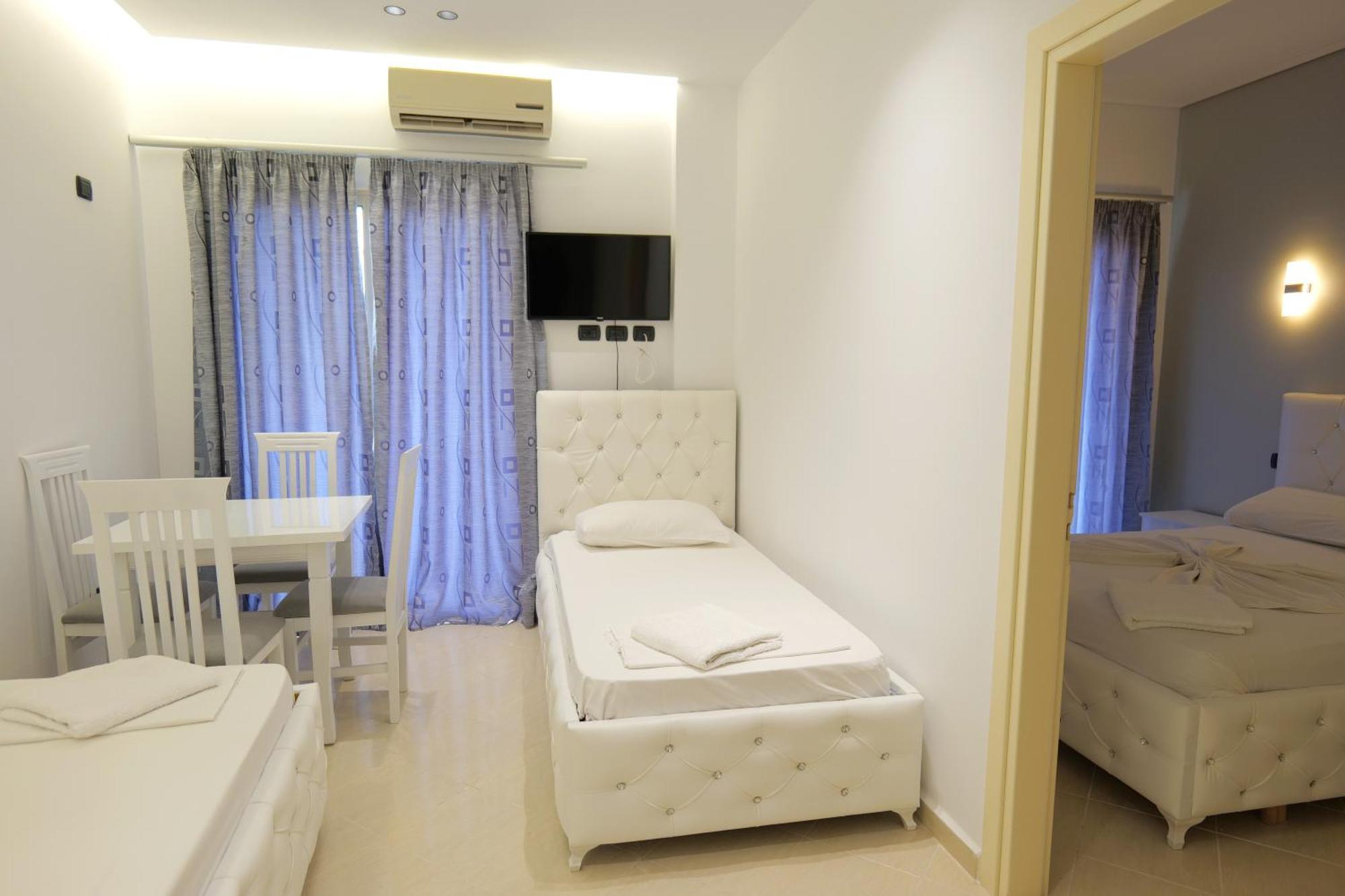 סרנדה Hotel Dior מראה חיצוני תמונה